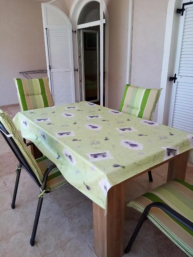 Apartmani Tomicic Malinska Croatia