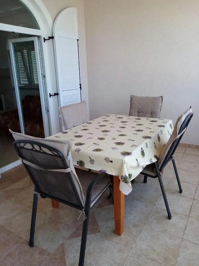 Apartmani Tomicic Malinska 0*,  Croatia