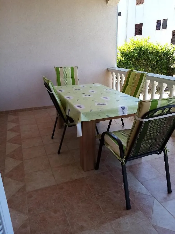 Apartmani Tomicic Malinska 0*,