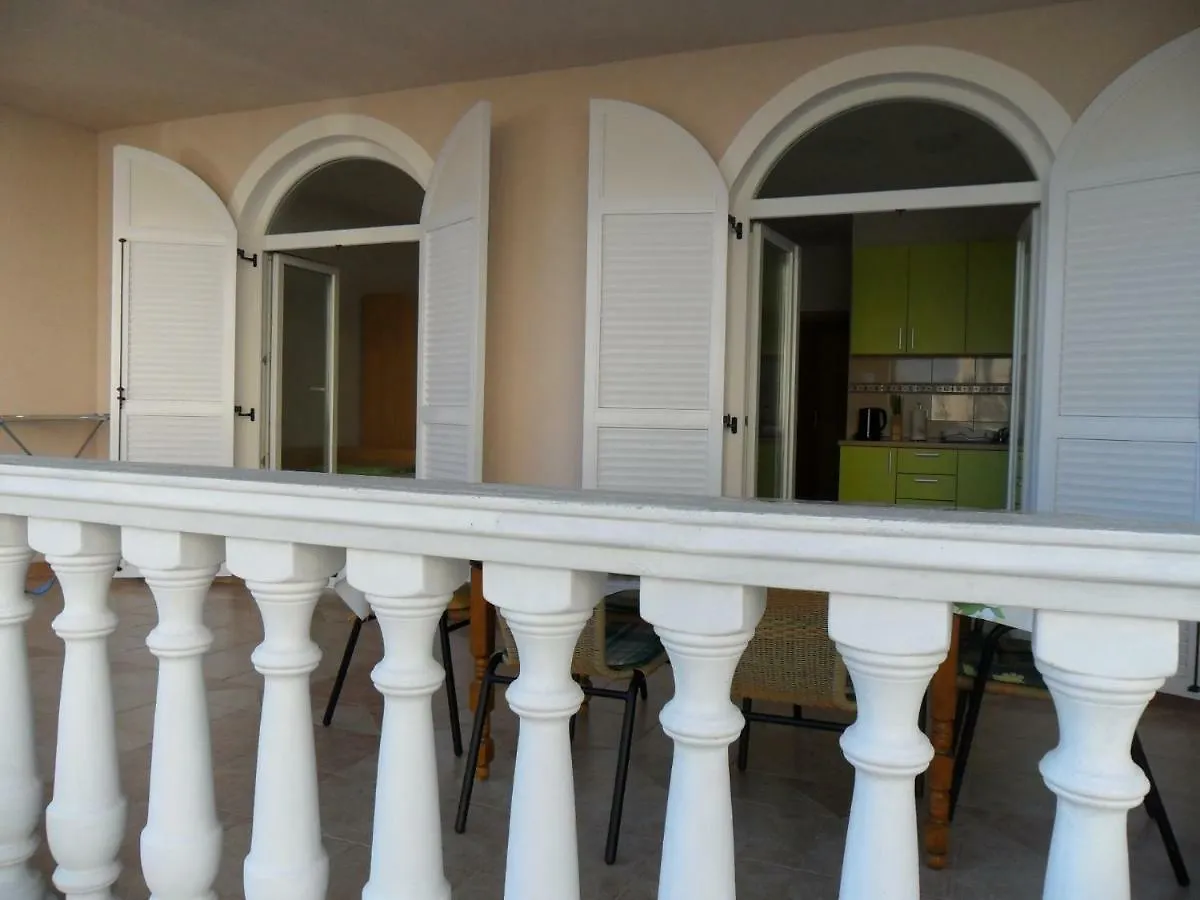 Apartment Apartmani Tomicic Malinska Croatia