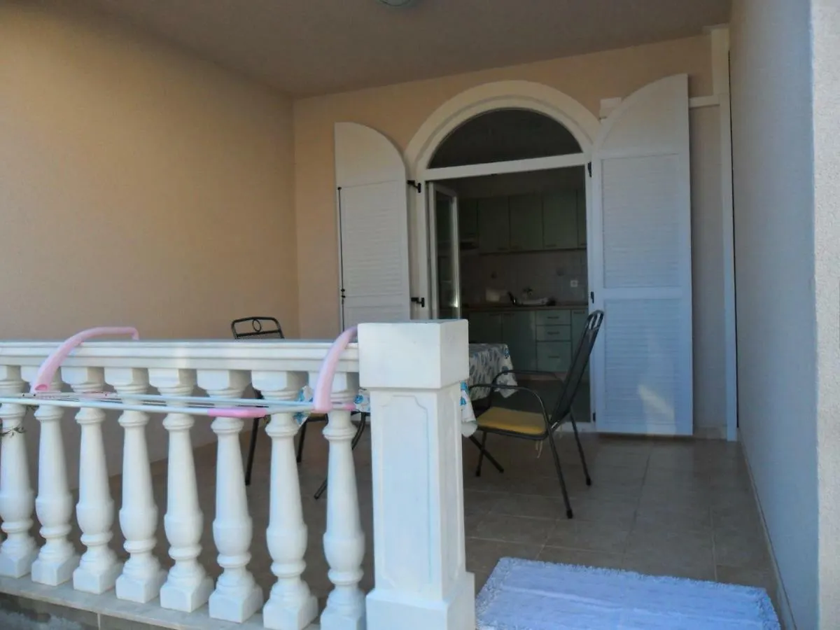 Apartmani Tomicic Malinska 0*,