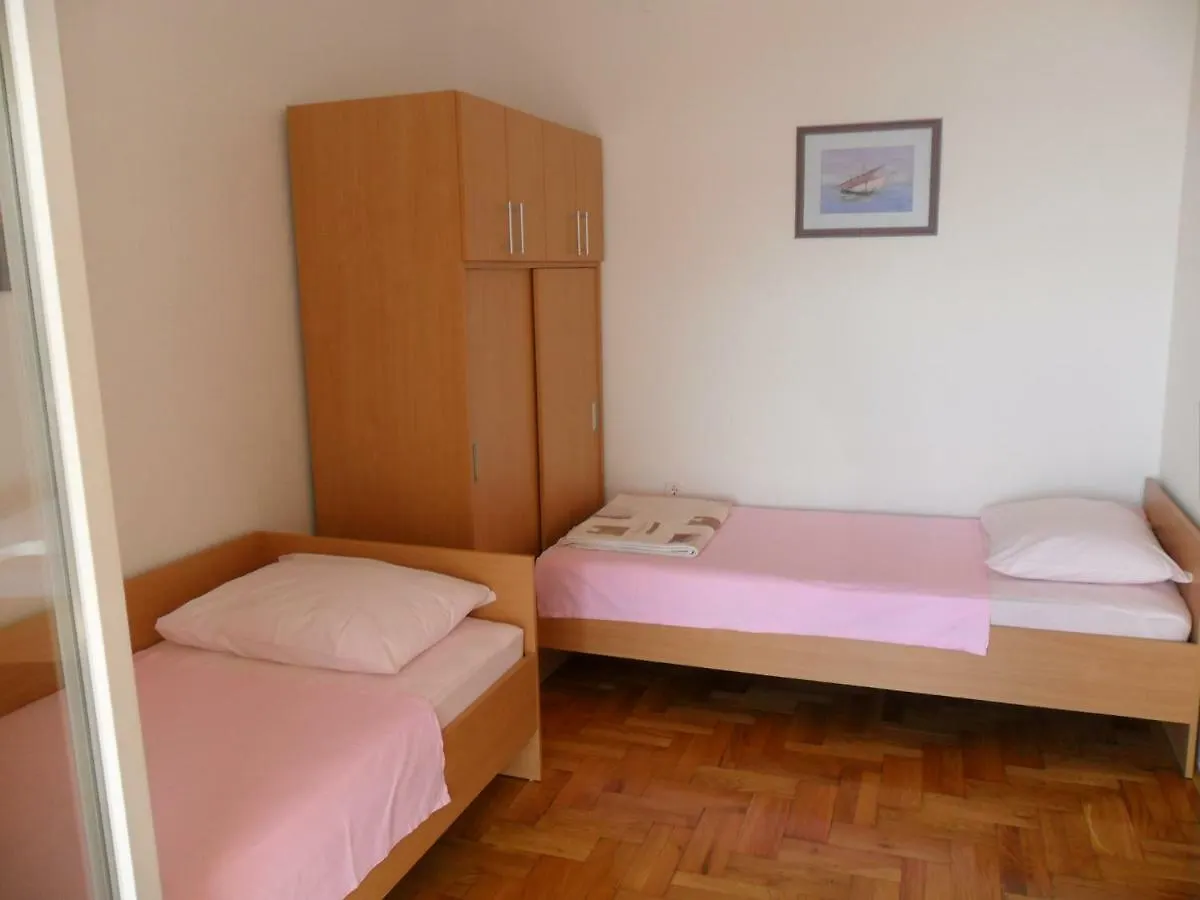Apartment Apartmani Tomicic Malinska Croatia